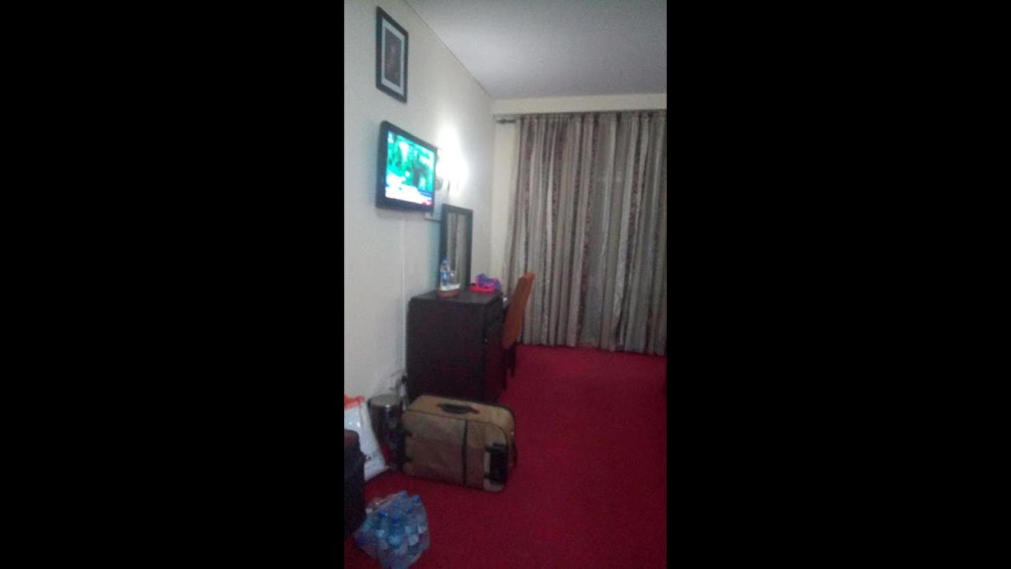 Room In Lodge - Premier Hotel-イバダン エクステリア 写真